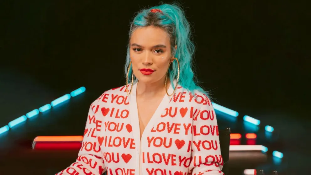 Karol G, en el ojo de la tormenta: fue acusada de copiar el extravagante estilo de una cantante
