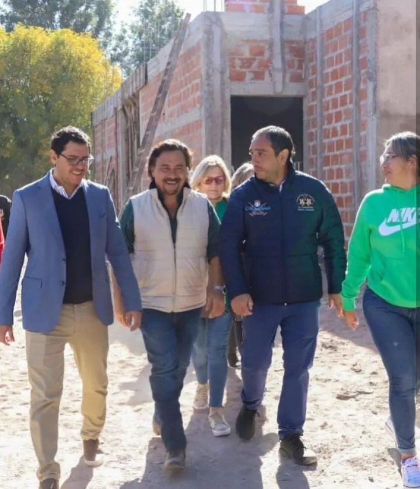 Gustavo Sáenz junto a Solís recorrieron las obras del Hospital de Rosario de la Frontera
