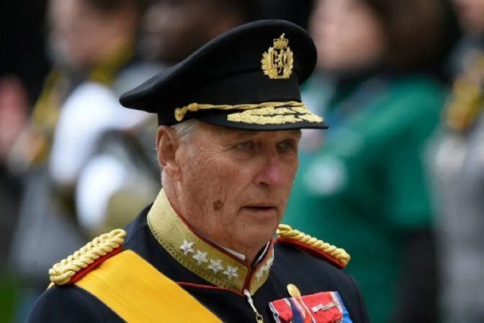 Susto y preocupación: así fue la reacción de la reina Margarita al ver la brutal caída del rey Harald