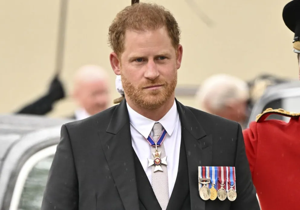 Tras la coronación de Carlos III, Harry no volvió a casa con Meghan: esto hizo y engañó a todos