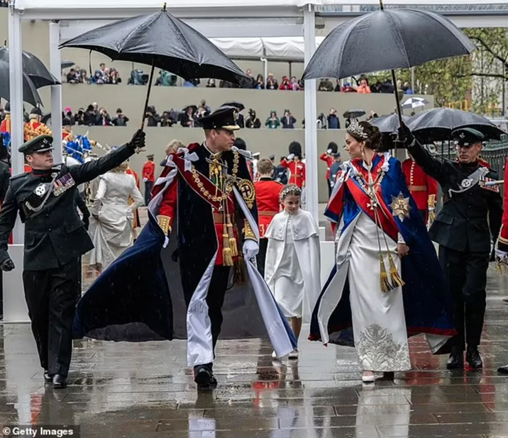 Esta pudo haber sido la razón para que la princesa de Gales y el príncipe Guillermo hayan llegado tarde a la ceremonia del rey según fuentes de Meghan Markle