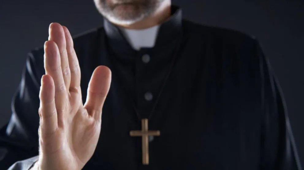 Un miembro de la Iglesia abusó de una menor e intentó dormirla con una droga