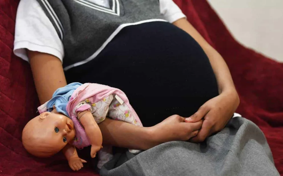 Abuelastro abusó de dos nenas durante 10 años, una de ellas quedó embarazada