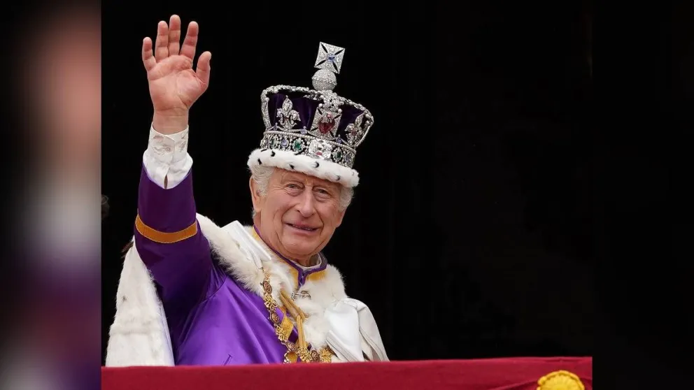 Descifran quién es la misteriosa figura que apareció en la coronación del rey Carlos 