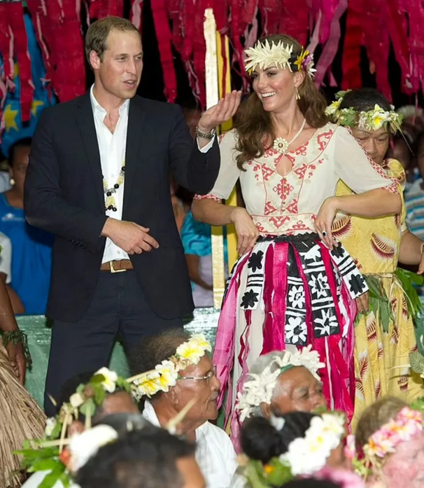 ¡Sí, los miembros de la monarquía saben bailar!: aquí está la evidencia 