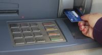 Estafas en cajeros automáticos: conocé los detalles del método de “la regleta” para poder evitarlo