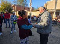 Juan José Esteban recorrió los barrios de Salta y habló de sus propuestas