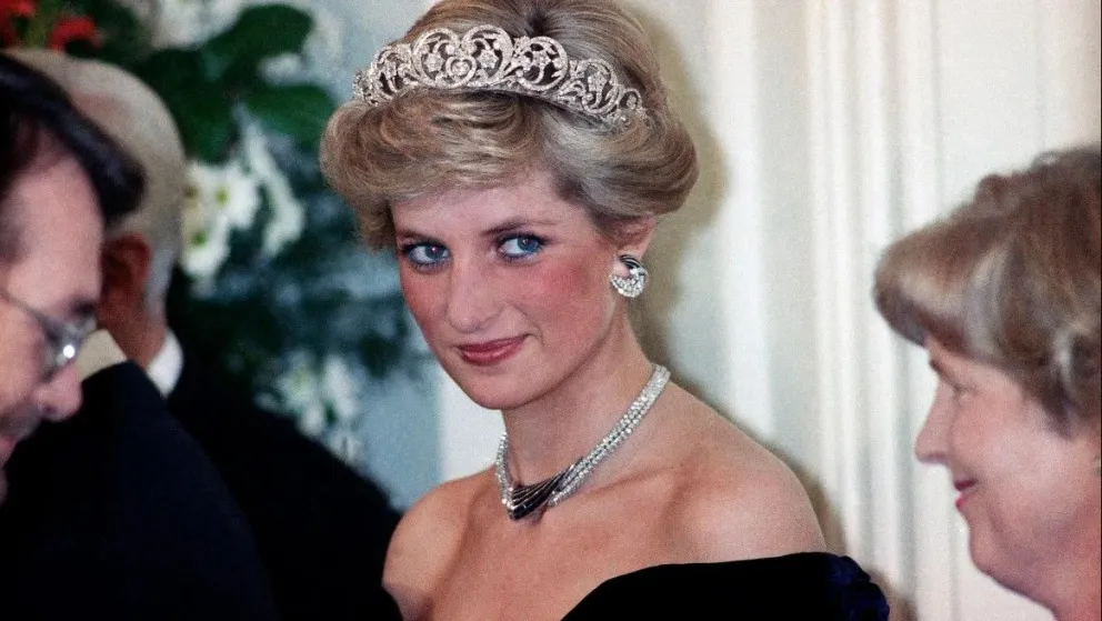 No le importaba nada: esto hacía Lady Di para enfurecer a Carlos III e Isabel II, Guillermo y Harry lo disfrutaban