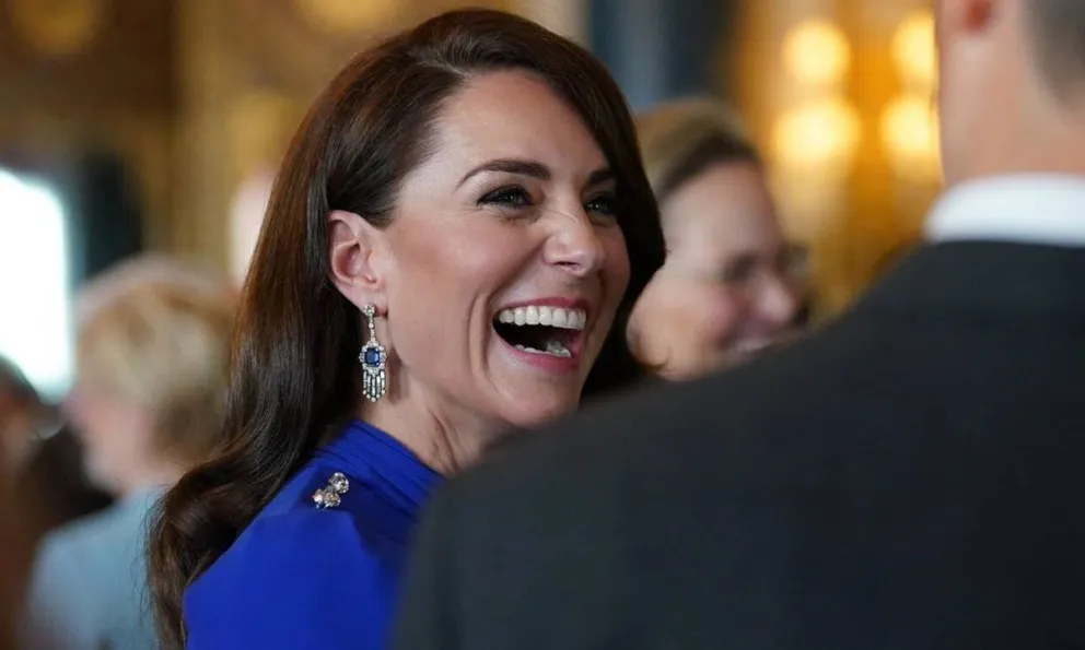 Sencilla como siempre: Incluso para la coronación Kate Middleton visitó 'barato' y reciclado (esto fue lo que invirtió)
