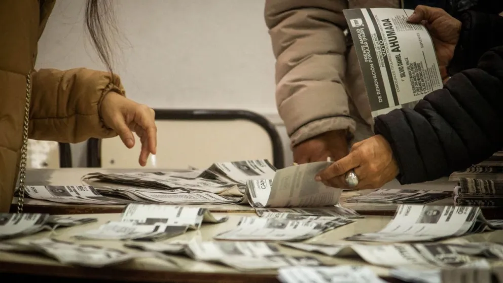 El lado b de las elecciones: compraron votos e intentaron fotografiar boletas  