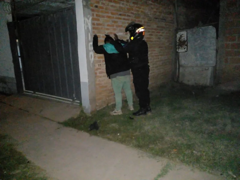 Capturan a un joven con casi 100 envoltorios de pasta base escondidos en su boca