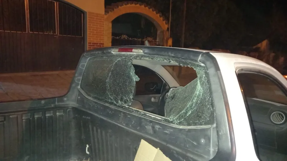 Destrozaron la camioneta del diputado Lino Yonar y le dejaron un mensaje mafioso 
