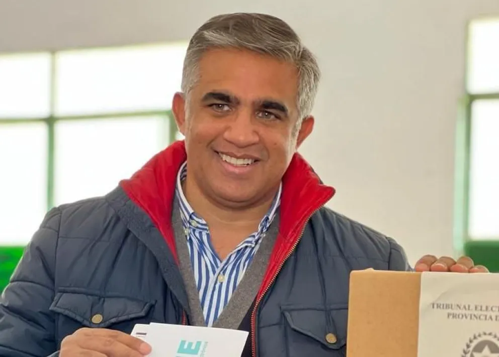 Miguel Nanni emitió su voto y mostró su felicidad con la gran participación de los salteños
