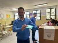 Emiliano Durand emitió su voto y se mostró confiado a la espera de los resultados