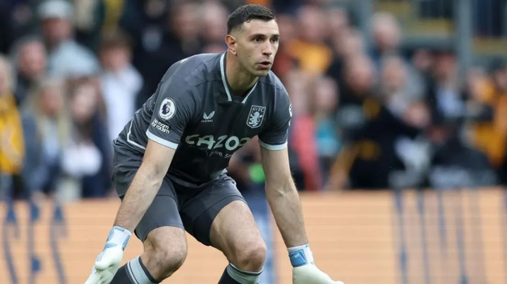 Duro golpe para el Dibu Martínez, recibió el rechazo de un grande la Premier League