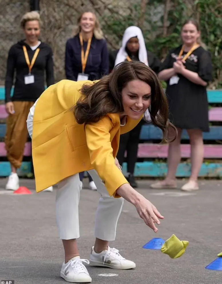 Le encantan los niños: estos fueron los dos últimos momentos más dulces con jóvenes protagonizados por Kate Middleton