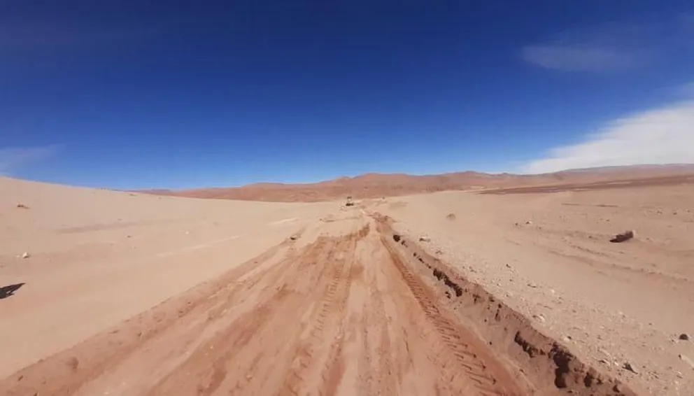 Otro accidente en la Ruta 51: un enorme camión volcó cortando el tránsito por ambos lados