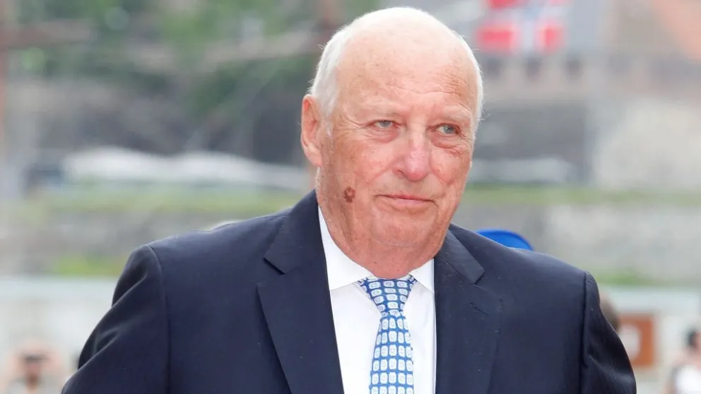 Tras su grave hospitalización, el rey Harald de Noruega vuelve al palacio: su aspecto dejó a todos en shock