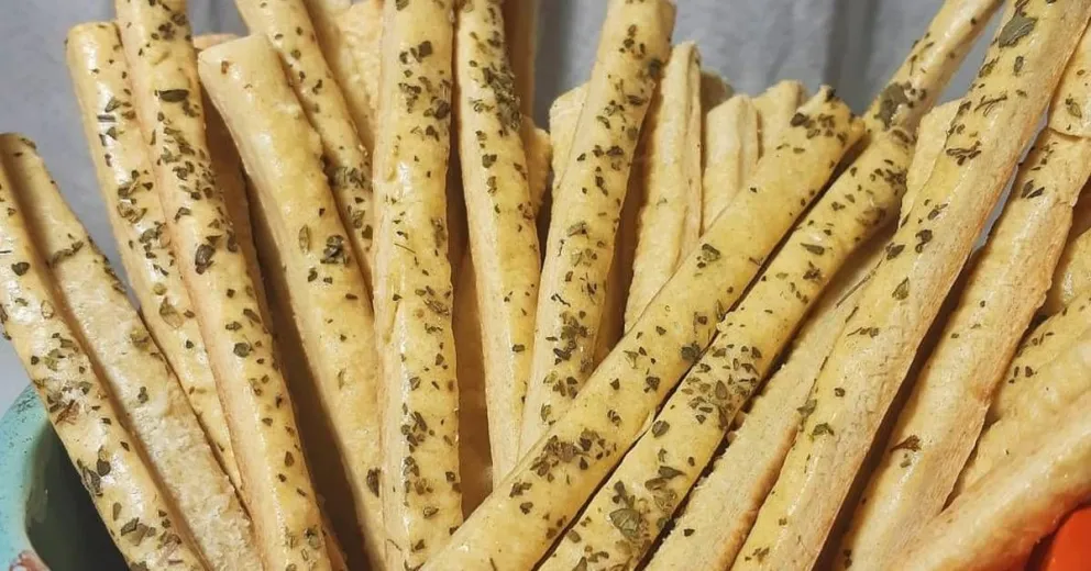 Prepará esta sabrosa receta saludable de talitas de queso y cebolla en simples pasos y con solo tres ingredientes 