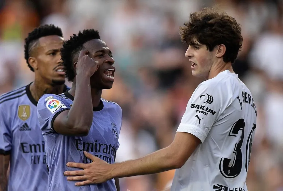 Furia y racismo en el partido entre Real Madrid y Valencia, con Vinicius Jr como protagonista