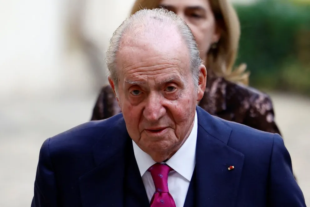 Se reveló el verdadero significado oculto del maletín que llevó Juan Carlos I a la boda real de Jordania