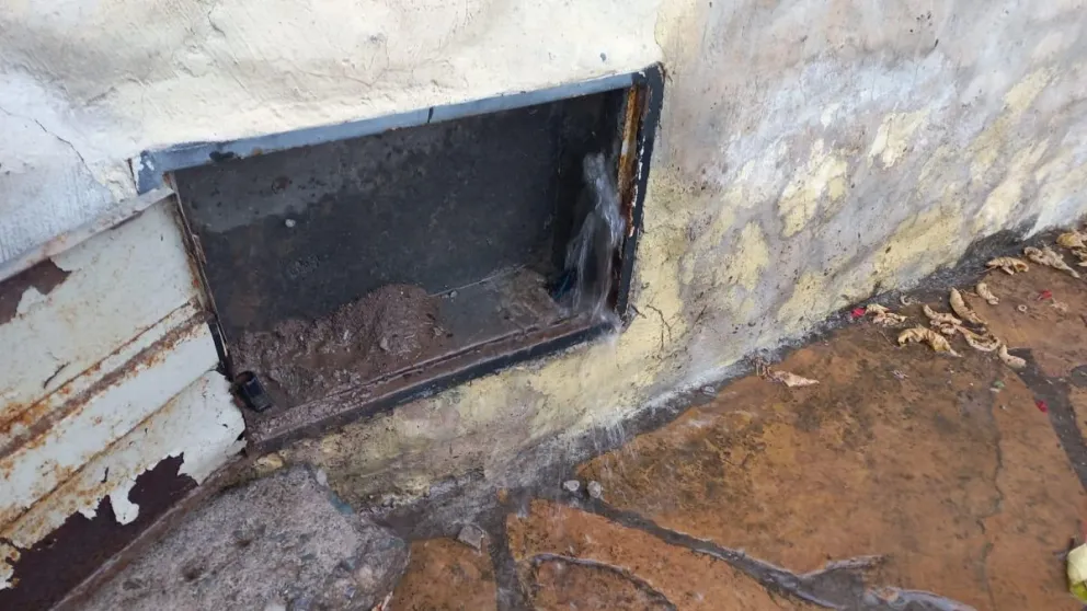 Denuncian robo masivo de medidores de agua en Villa San Antonio