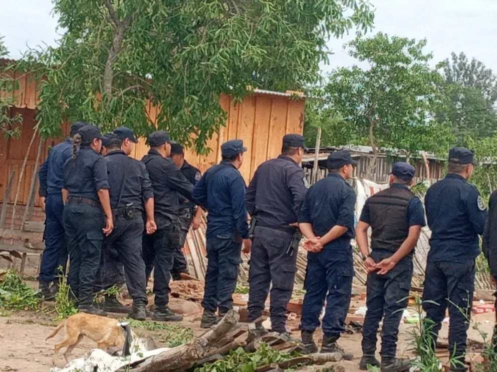 Fue estafada con la compra de un terreno, intentaron desalojarla y amenazó con prenderse fuego   