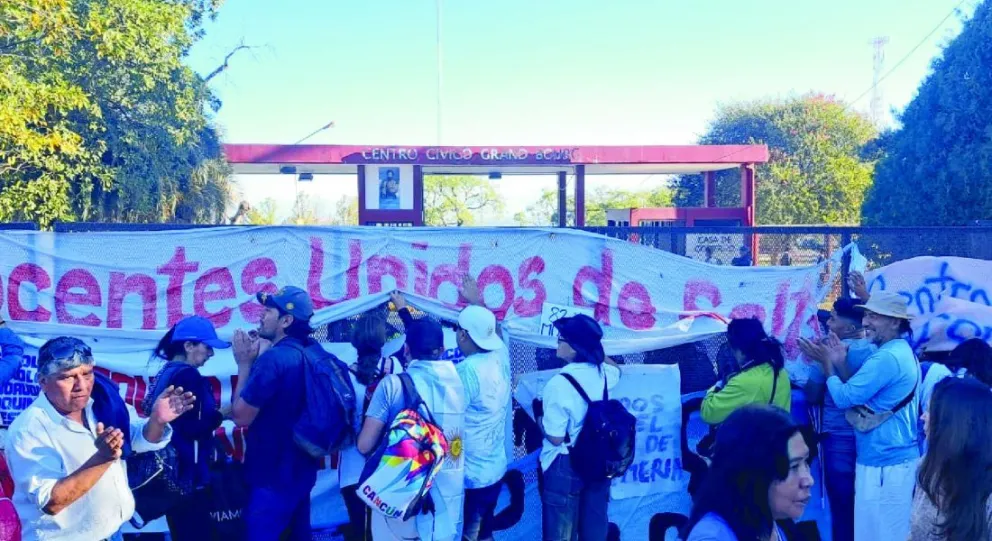 |VIVO| El gobierno provincial brinda una conferencia de prensa sobre las paritarias docentes