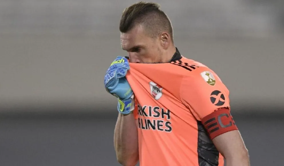  Escándalo en River: la esposa de Franco Armani confrontó a los hinchas de River que lo crticaban