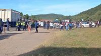 VIDEO: Un turista intentó atropellar a los docentes en una manifestación en San Carlos 