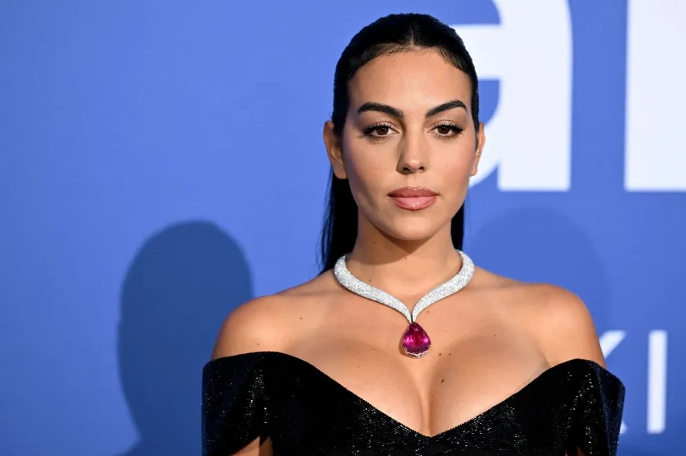 Georgina Rodríguez compartió una foto en bikini y expuso una cirugía estética oculta: los detalles