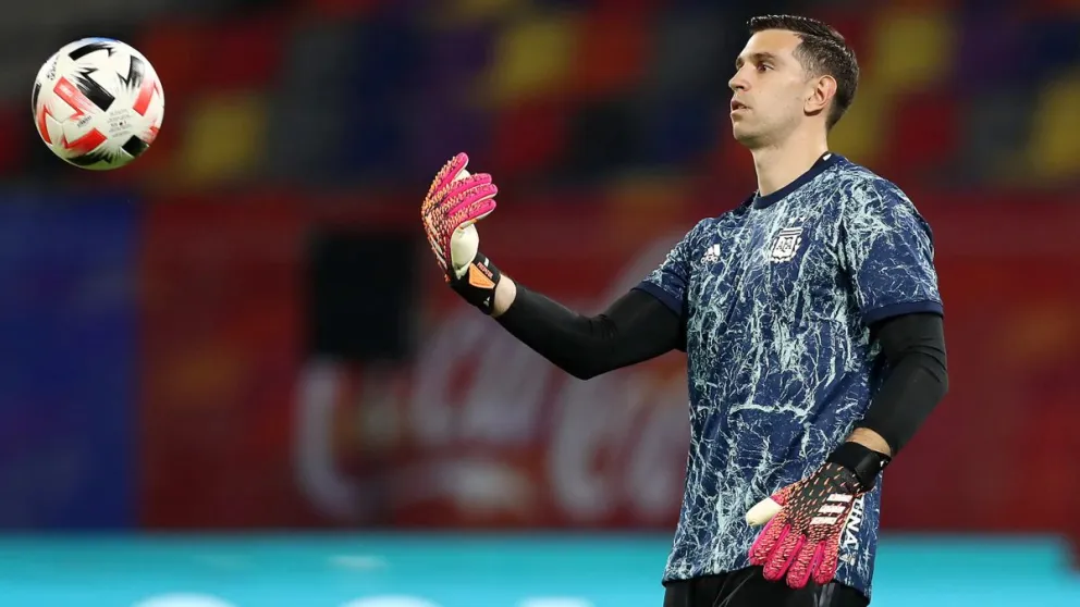  Una extraña foto vincula al Dibu Martínez con un grande de Argentina, no es Independiente
