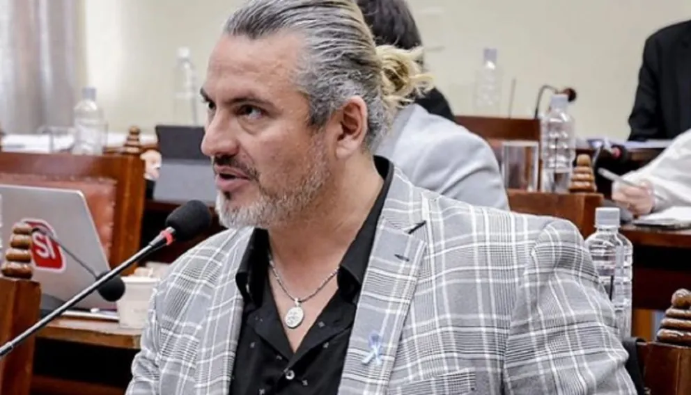 José García dio marcha atrás y pidió disculpas tras estallar por la difusión de su exuberante sueldo 