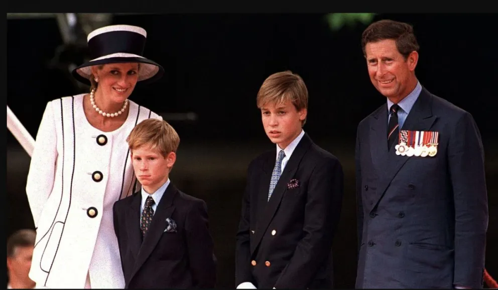 Lady Di y su extraña costumbre de vestir a Harry y a Guillermo de manera llamativa para cada evento