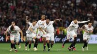 Fiesta argentina: con la definición de Gonzalo Montiel, Sevilla le ganó a la Roma la final de la Europa League
