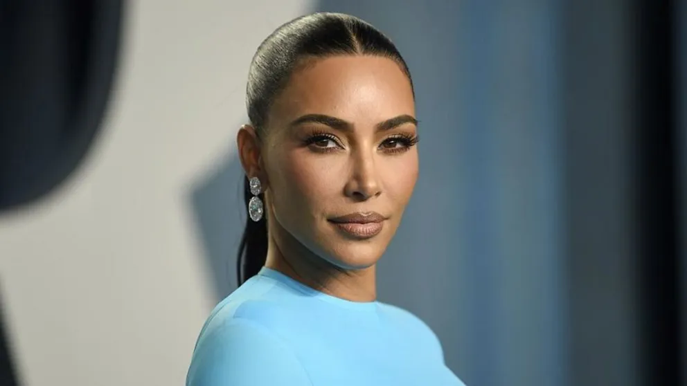 El asombroso y lujoso vestido con el que Kim Kardashian redefine su estilo: Kanye West desvastado
