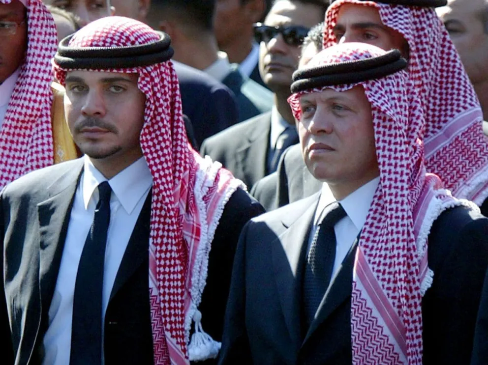El magnífico regalo que el rey Abdalá le hizo al príncipe Hussein por su boda: Rania maravillada