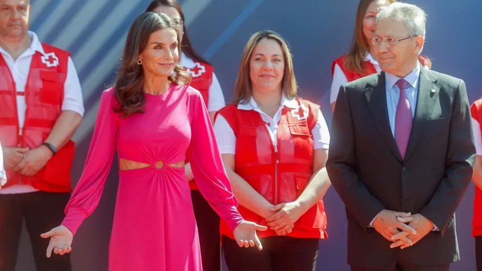 El momento incómodo que vivió la reina Letizia durante unos reconocimientos de la Cruz Roja