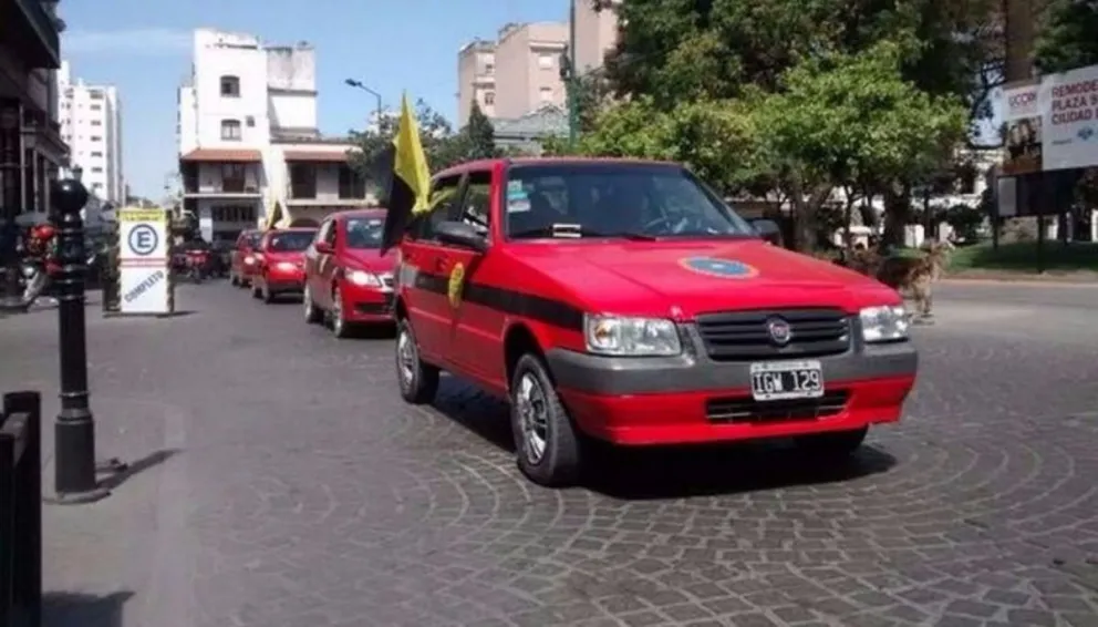 En alerta por Uber, taxistas pidieron tener una plataforma de transporte propia para el sector     