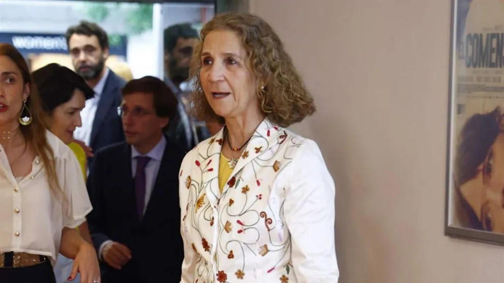La curiosa salida que hizo la infanta Elena en la que todo se descontroló y terminó con un actor muy guapo
