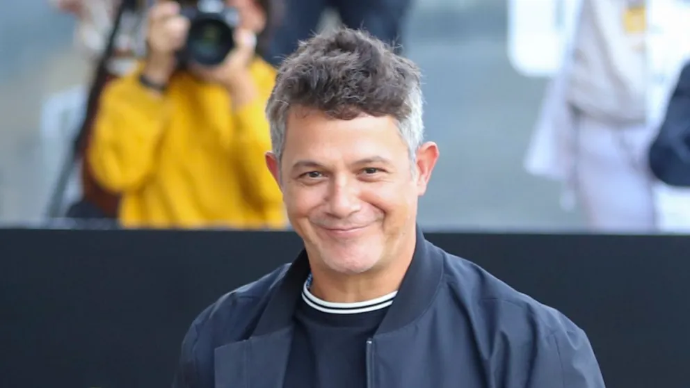 Conocemos a fondo la familia de Alejandro Sanz: desde los amores de su vida hasta sus cuatro hijos