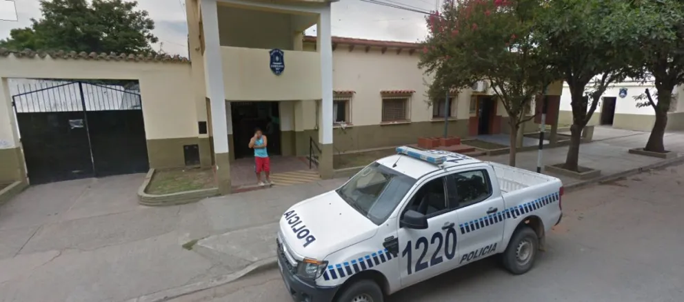 Un preso se escapó de una comisaría salteña por la puerta principal  