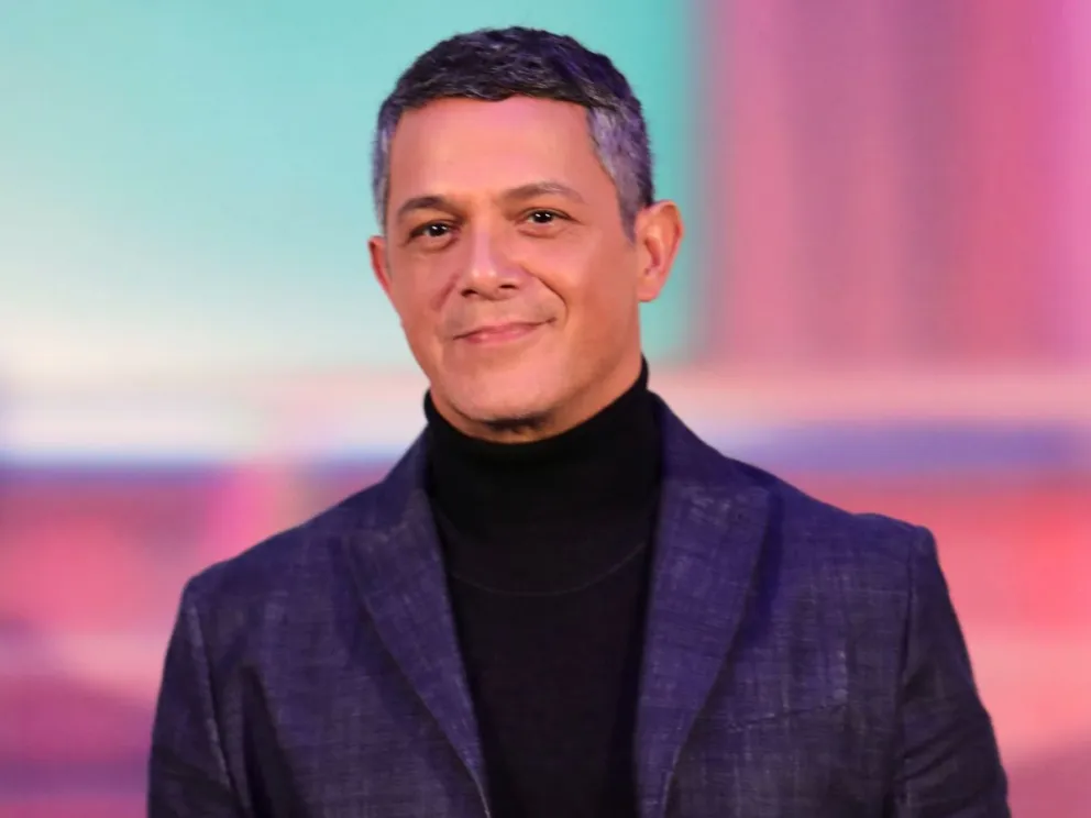 Solo y devastado: tras semanas de crisis, Alejandro Sanz rompió su relación con Rachel Valdés