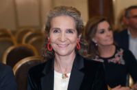 La infanta Elena usó un llamativo y extravagante accesorio: la reina Letizia no lo aprobaría