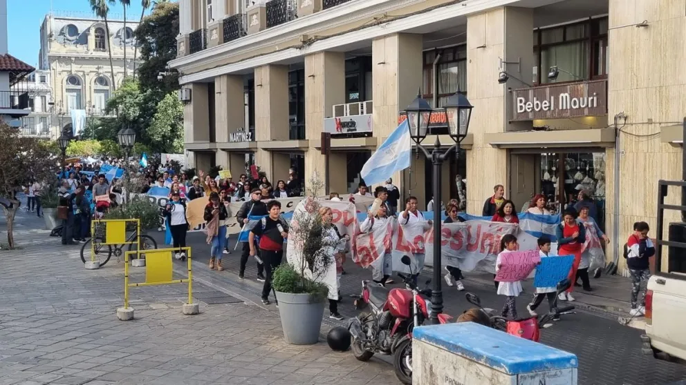 Autoconvocados y organizaciones sociales sitiarán múltiples puntos: estos serán los cortes en la ciudad y el interior     
