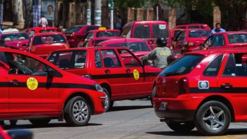 Esta semana se definirá la suba de tarifas de taxis y remises, el colectivo también podría aumentar