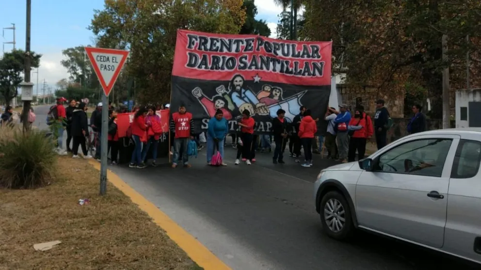|VIDEO|Autocovocados y Partido Obrero: el enojo de un conductor por cortar las calles "Ya los vamos a pasar por arriba"