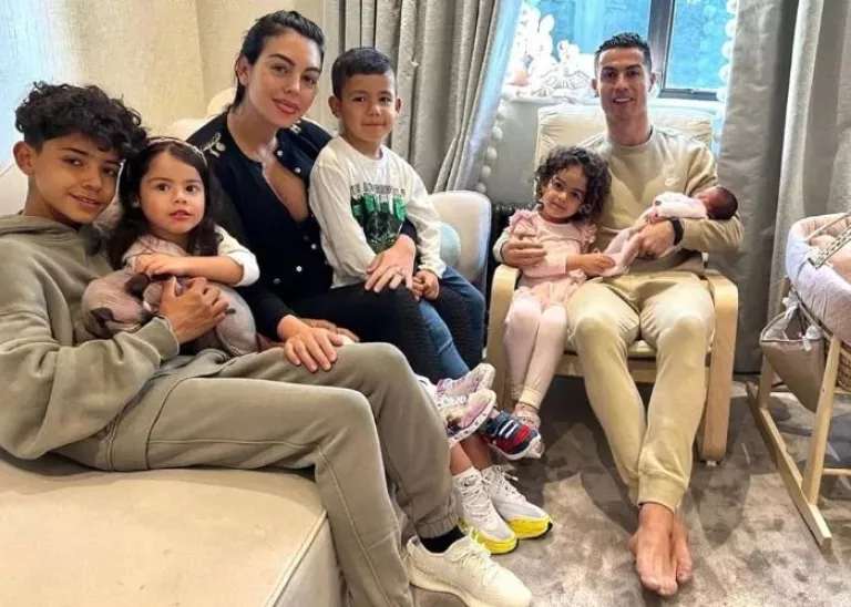 Cristiano Ronaldo, Georgina Rodríguez e hijos