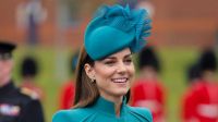 Mientras el príncipe Harry perturba a Londres, Kate Middleton aparece con un look muy angelical