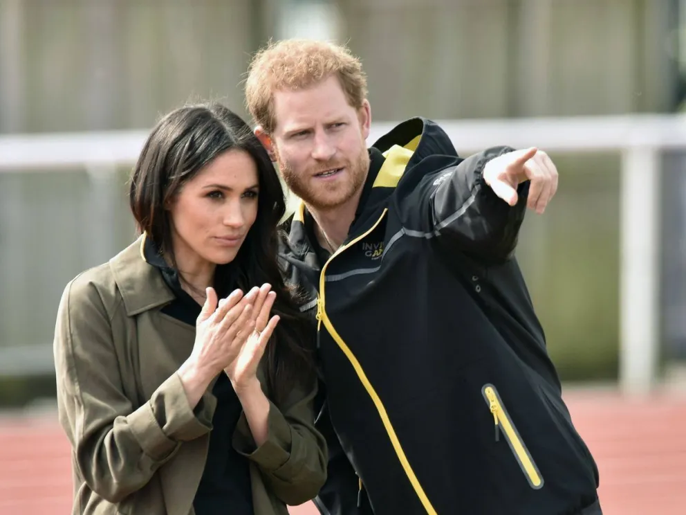 Lo que les faltaba al príncipe Harry y Meghan Markle: afirman que un OVNI acecha su casa